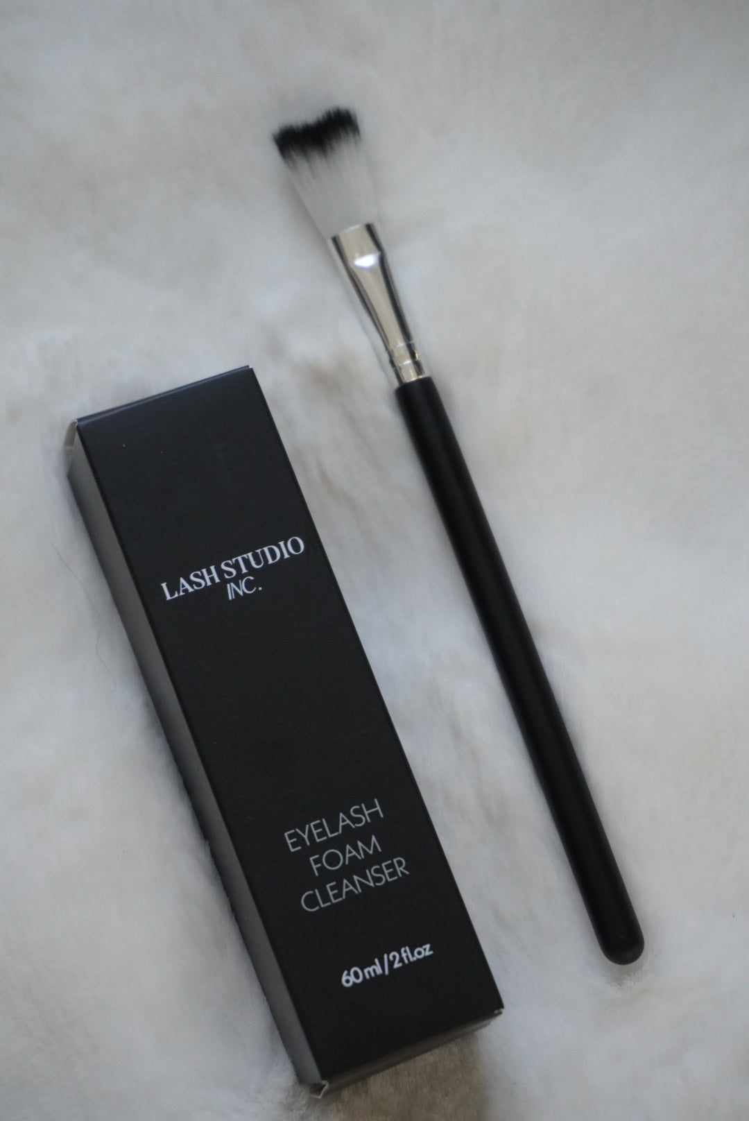 EYELASH CLEANSING FOAM